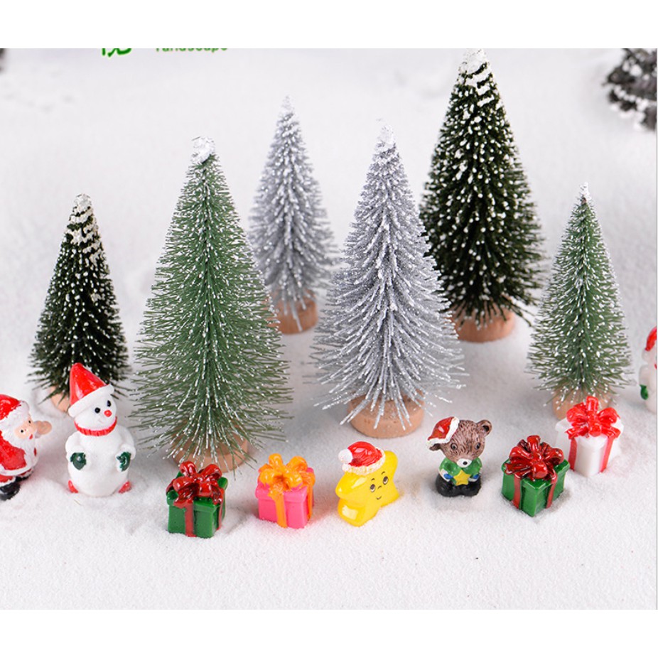 Các mẫu cây thông Noel bằng vinyl cứng cáp, màu sắc tươi tắn, đường nét sắc sảo phục vụ trang t