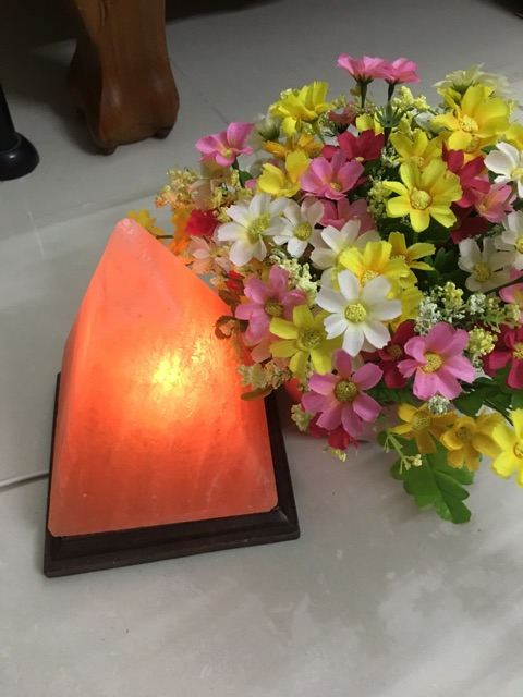 Đèn Đá Muối Chế Tác Kim Tự Tháp - Đèn Phong Thuỷ Thu Hút Tài Lộc!