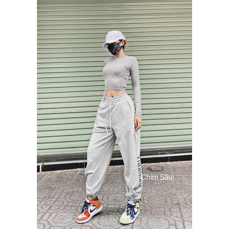 SET THỂ THAO ÁO CROP + QUẦN THỂ THAO CHỮ . HÀNG NHẬP . Cɦấȶ Ꮮɨệʊ: cotton dày . Size dưới 55kg vừa nha