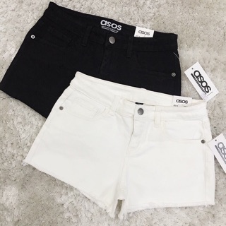 quần short trắng đen tua lai