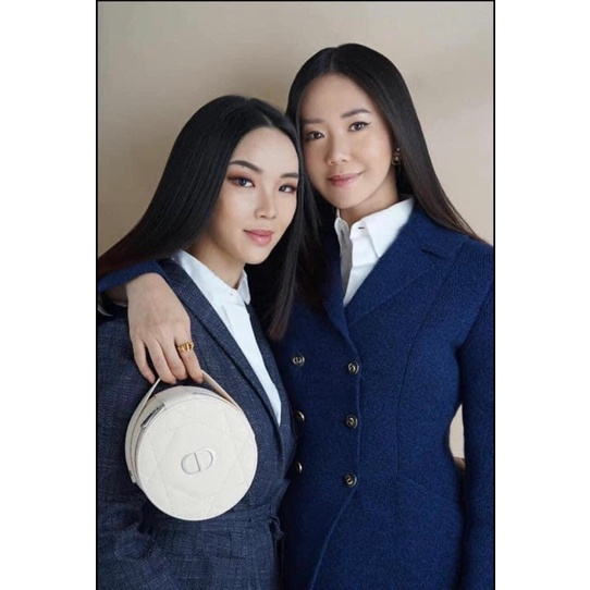 Túi gift beauty nhà DlOR dáng tròn  kèm phụ kiện xích