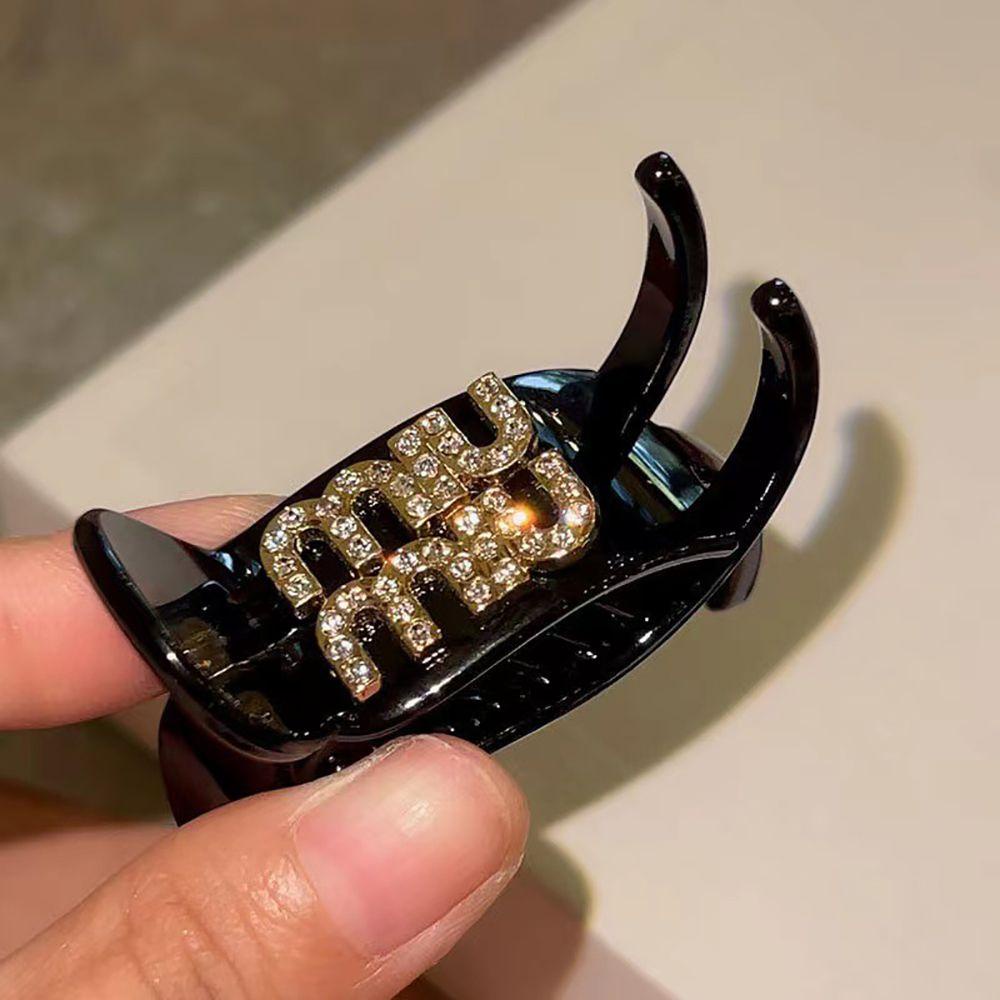 Kẹp Tóc Càng Cua Bằng Nhựa Nhám In Chữ MIU Phong Cách Hàn Quốc Thanh Lịch