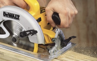 Máy Cưa Đĩa DeWalt DWE561 185mm