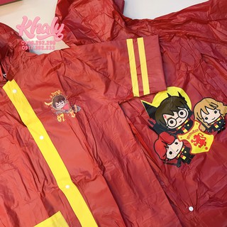 Áo mưa hình Harry Potter Chibi màu đỏ đô viền vàng còn size (S,L) cho trẻ em, học sinh và các bé (Thái Lan)