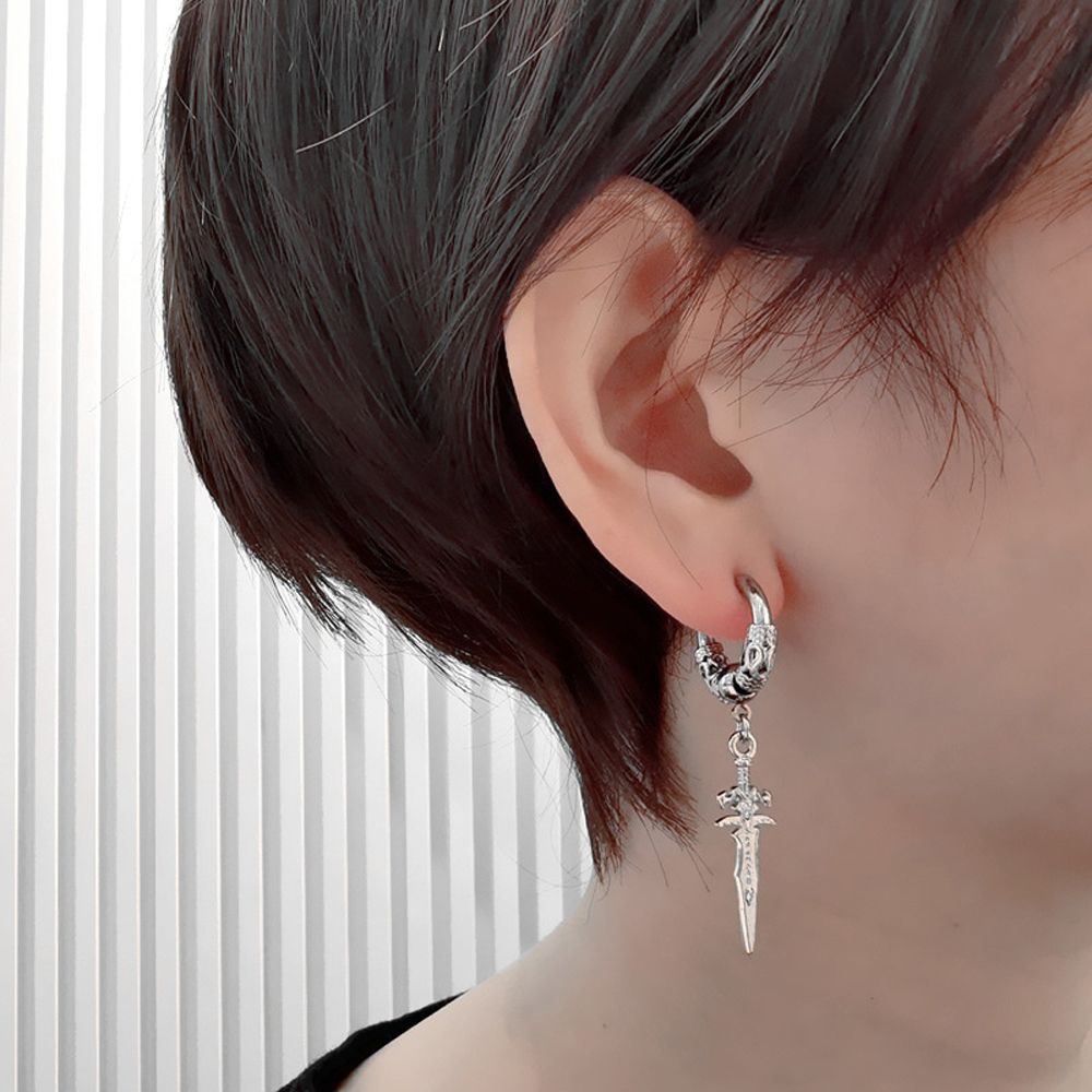 Khuyên kẹp vành tai bằng thép titan màu sắc cá tính dành cho nam nữ