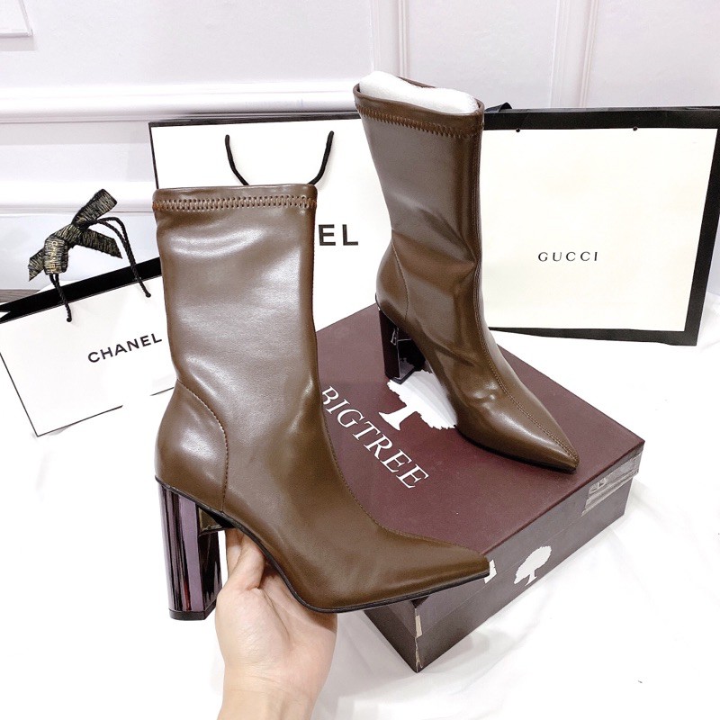 Bốt da mờ gót gương