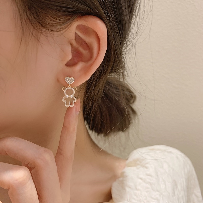 Khuyên tai , bông tai hình gấu cute  Adela