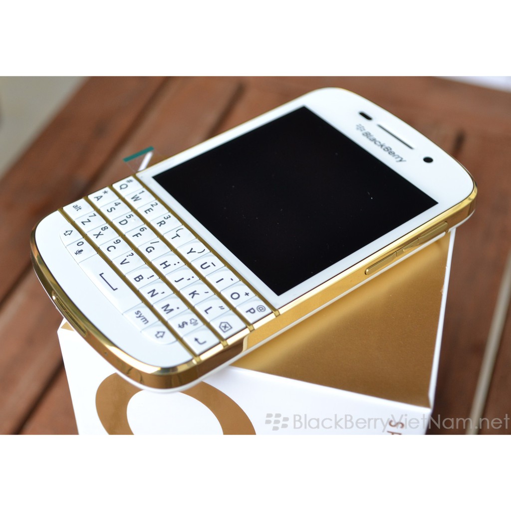 Viền benzen Blackberry Q10