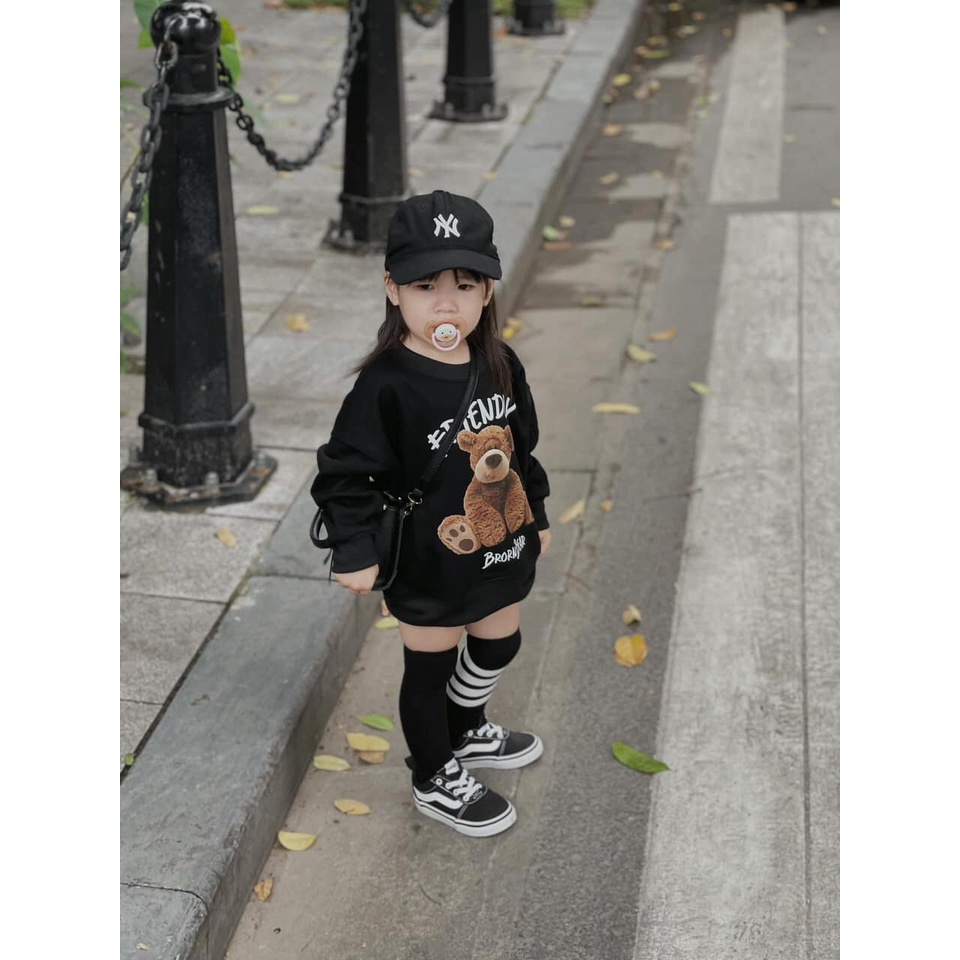 Áo bé gái nỉ cổ tròn sweater hoodie in hình gấu Teddy tặng kèm mũ lưỡi trai cao cấp