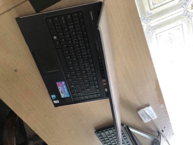 Laptop dell vostro core i3 máy zin