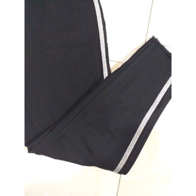 Quần baggy viền sọc kim tuyến | BigBuy360 - bigbuy360.vn