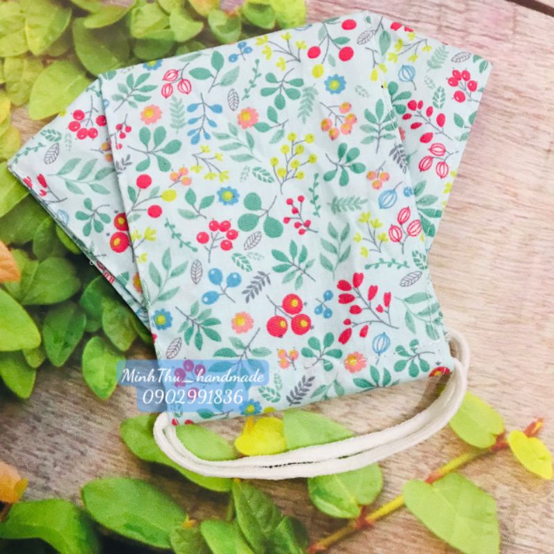 Khẩu trang vải thô họa tiết hoa nhí vintage, hình thật