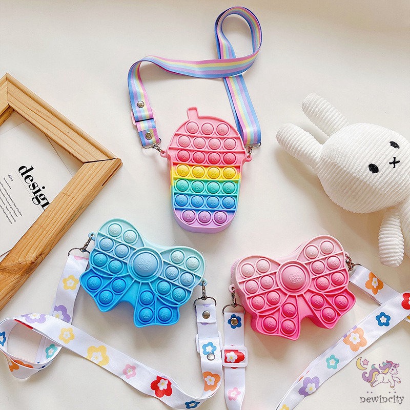 Túi đeo chéo kiểu dáng hoạt hình xinh xắn nhiều kiểu tùy chọn dành cho bé gái