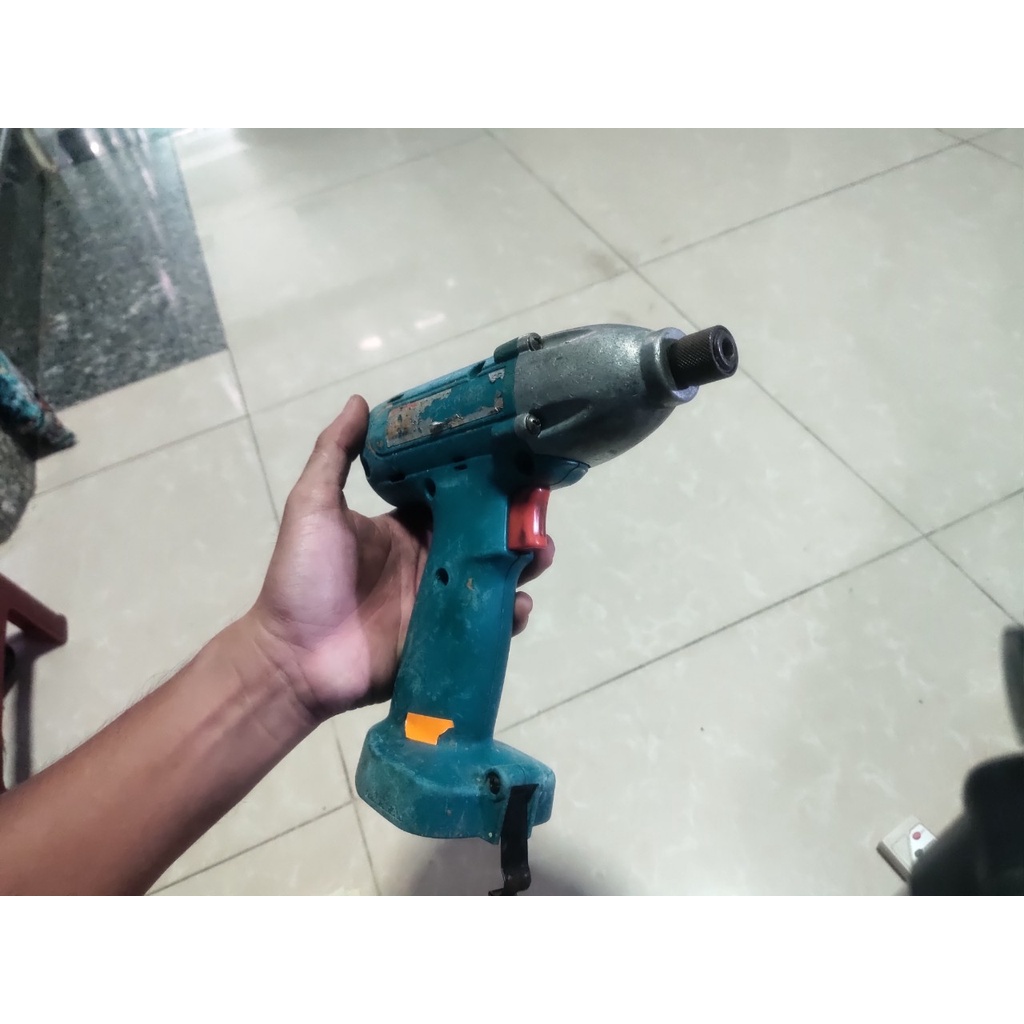 Máy bắn vít pin Nhật bãi MAKITA 6913D 12V