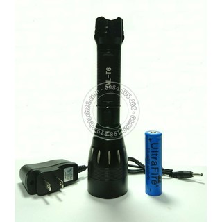 Đèn pin siêu sáng 8028