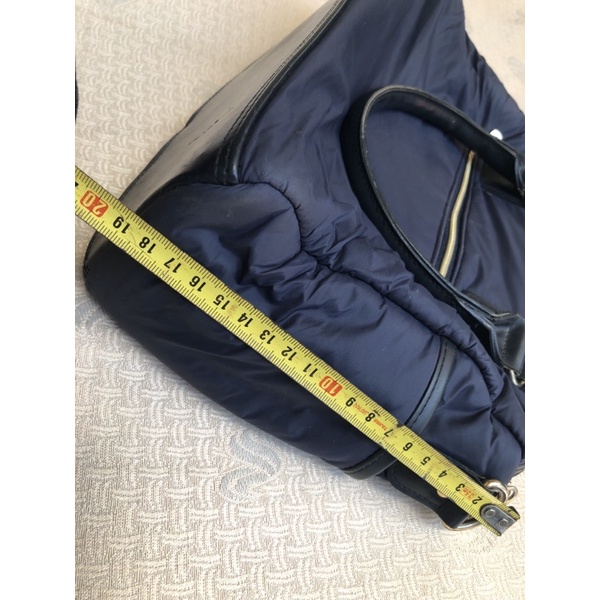 Túi chuẩn si . túi qua sử dụng .khách vui lòng xem hình nếu muốn biết thêm thông tin sản phẩm mời khách vô chat . Thanks