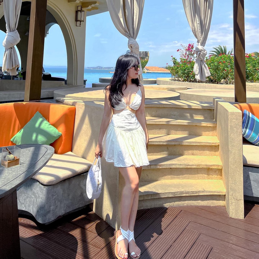 Đầm dây Xòe khoét eo