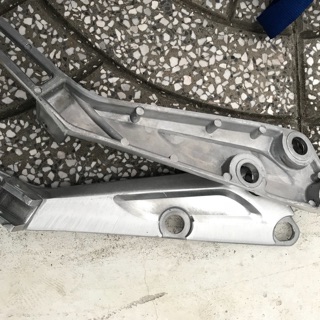 CL GÁC CHÂN DÀI 2004