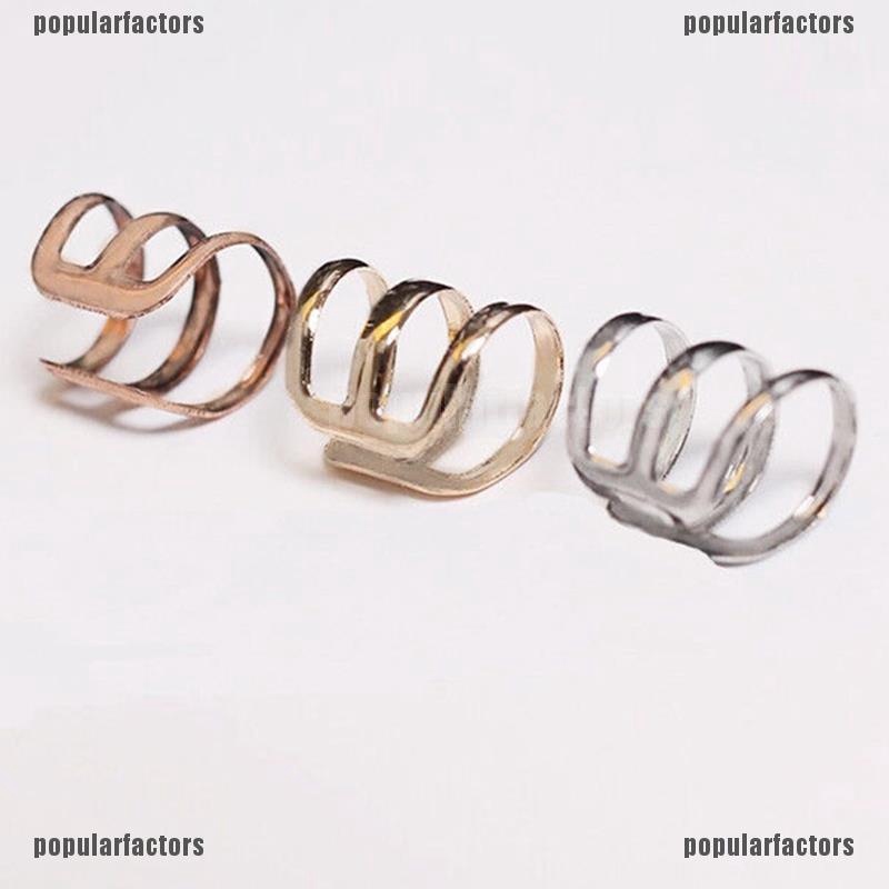 Khuyên đeo vành tai phong cách Punk