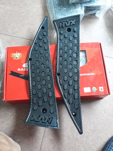 Thảm để chân ốp cacbon dành cho nvx