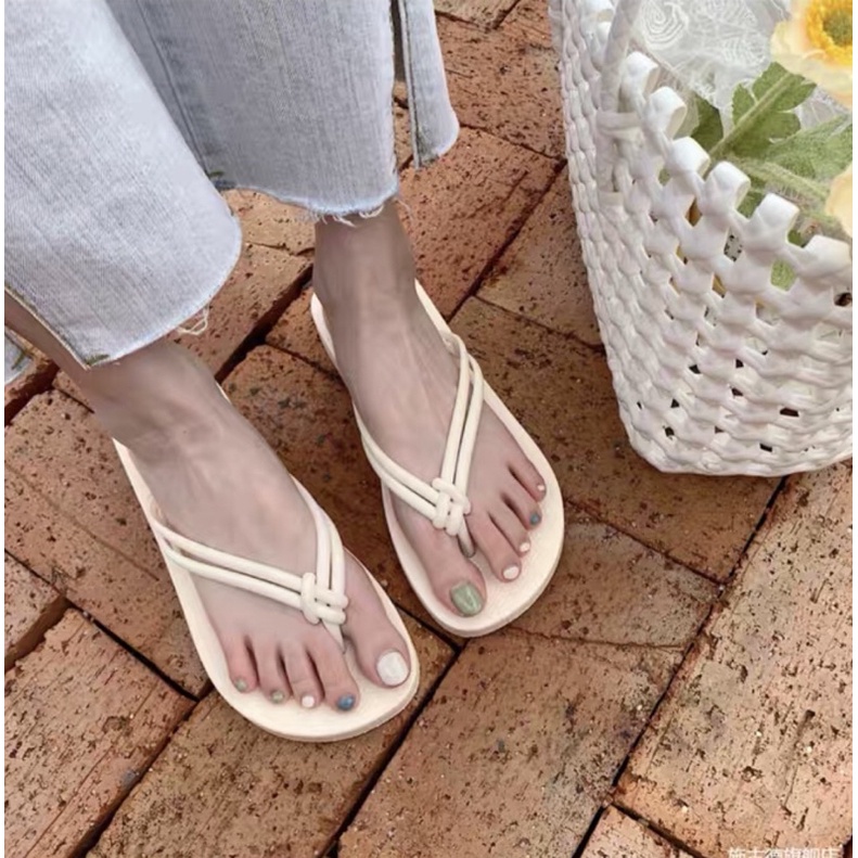 Dép kẹp xỏ ngón 2 dây basic ulzzang