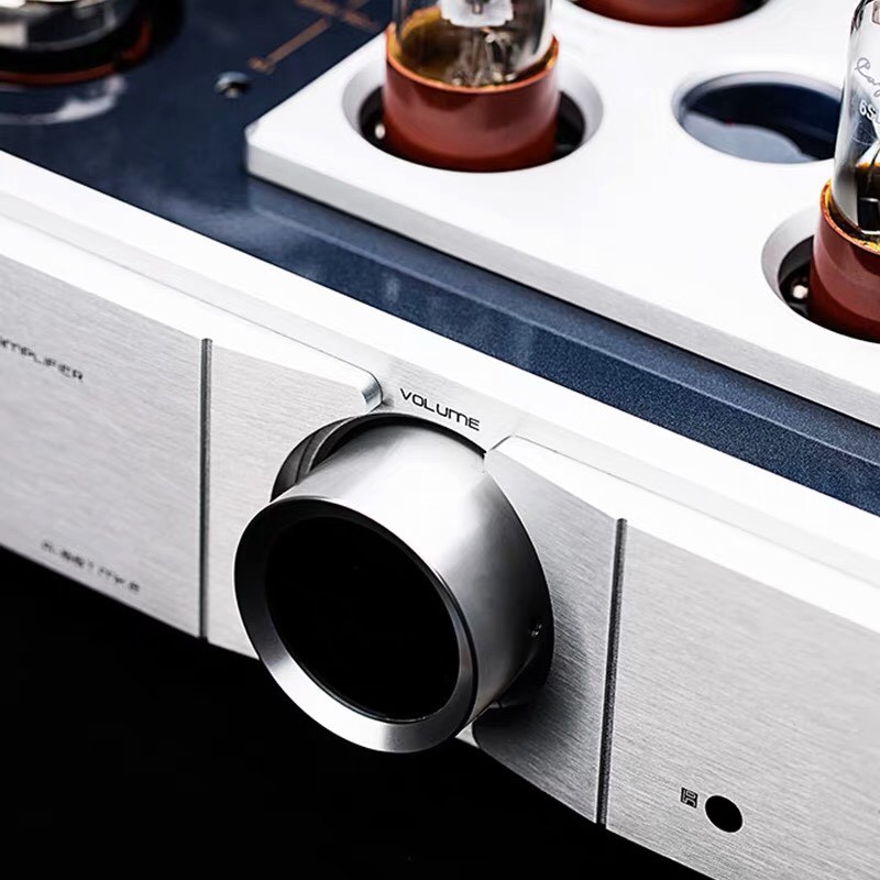 Cayin A-88TMKII có thể sử dụng bóng KT88 hoặc EL34 hoặc 6550EH