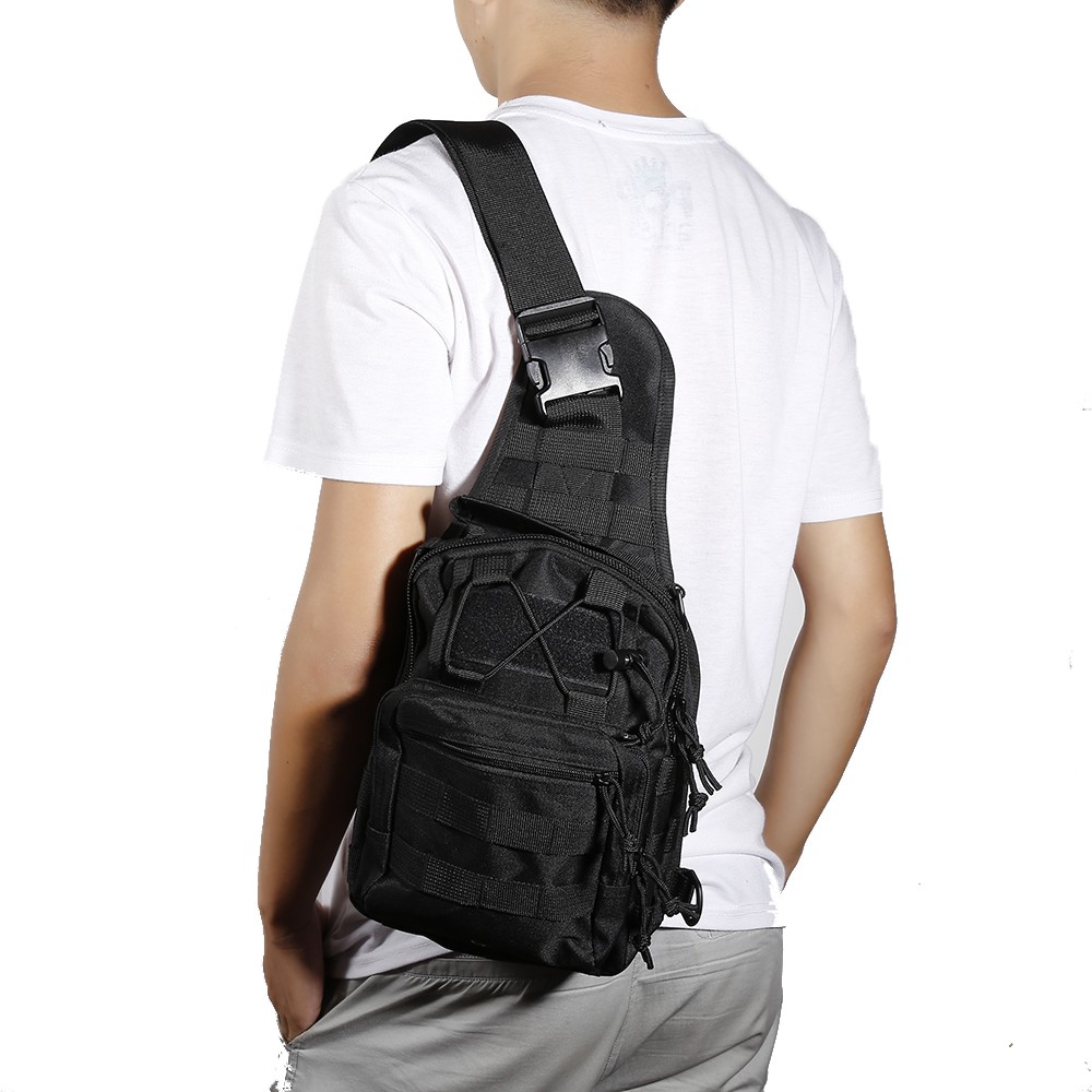 Túi đeo trước ngực kiểu dáng thời trang dành cho nam | BigBuy360 - bigbuy360.vn