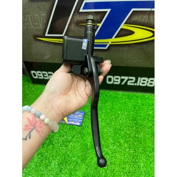 Tay dầu trên Yaz Loại 2 - Yaz125