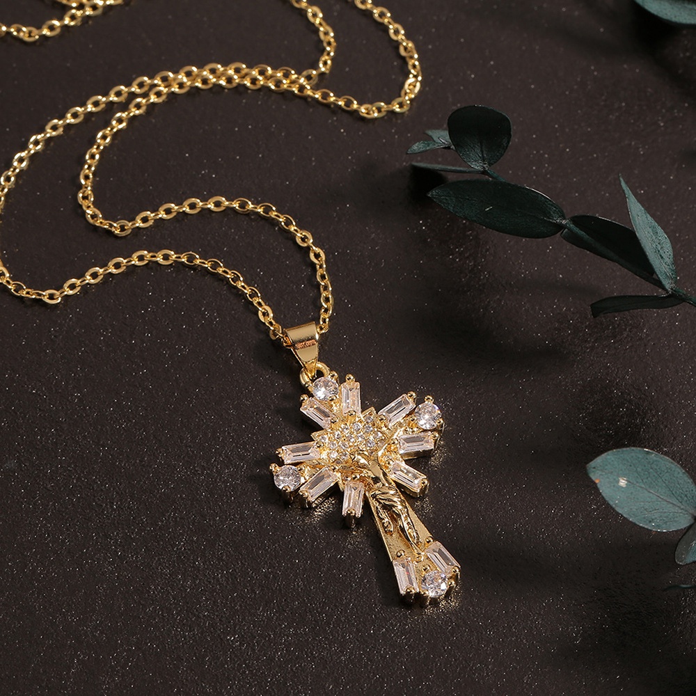 Vòng cổ Mặt Thánh Giá Đính Đá Zircon