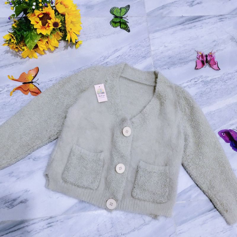 Khoác cadigan siêu phẩm của bé chọn trên live