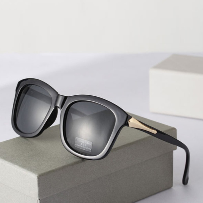 1 kính vuông thời trang Song Hye Kyo | BigBuy360 - bigbuy360.vn