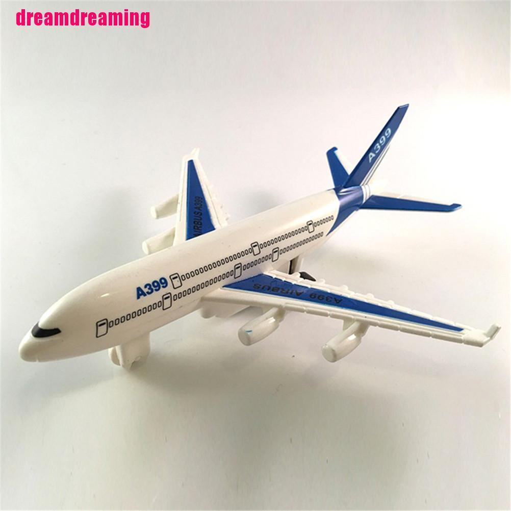 Mô Hình Máy Bay Hành Khách Làm Từ Nhựa Kéo Trở Lại