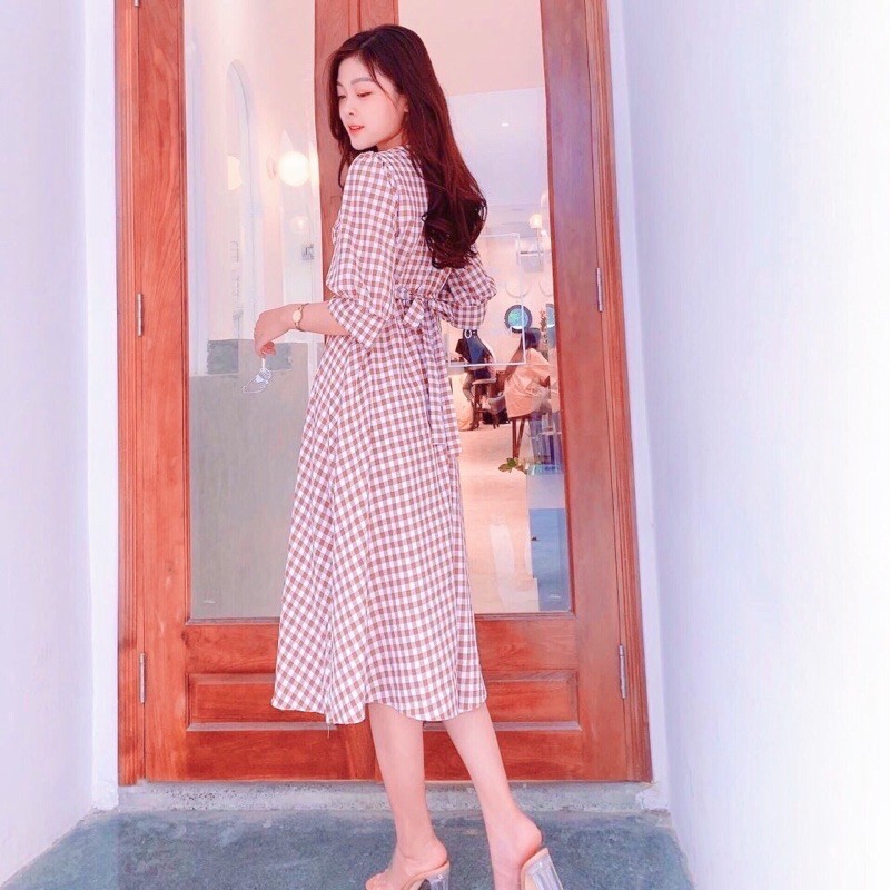 Đầm váy caro hồng tay lỡ tùng xoè