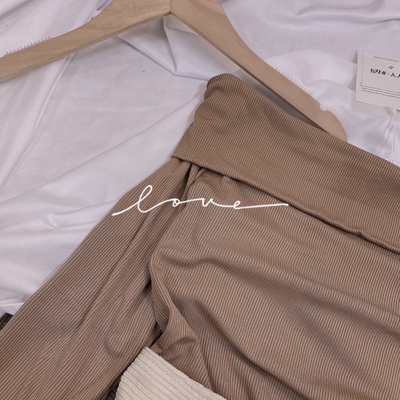 Set Áo Len Trễ Vai Mix Chân Váy Nhung Tăm