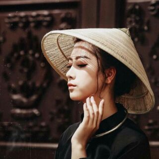 Nón lá đan bằng nan tre thưa