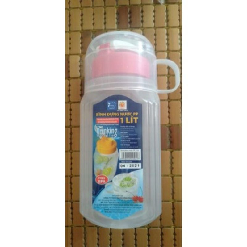 Bình đựng nước PP 1lít có kèm ly.