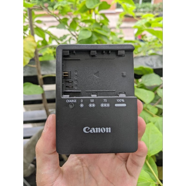 Sạc pin LPE6 cho Canon 5DII,5DIII,6D,7D,60D,70D - Hàng nhập khẩu