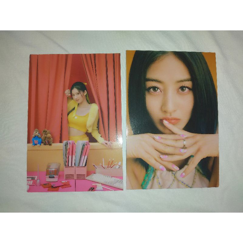 Ảnh card Twice album Between 1&2