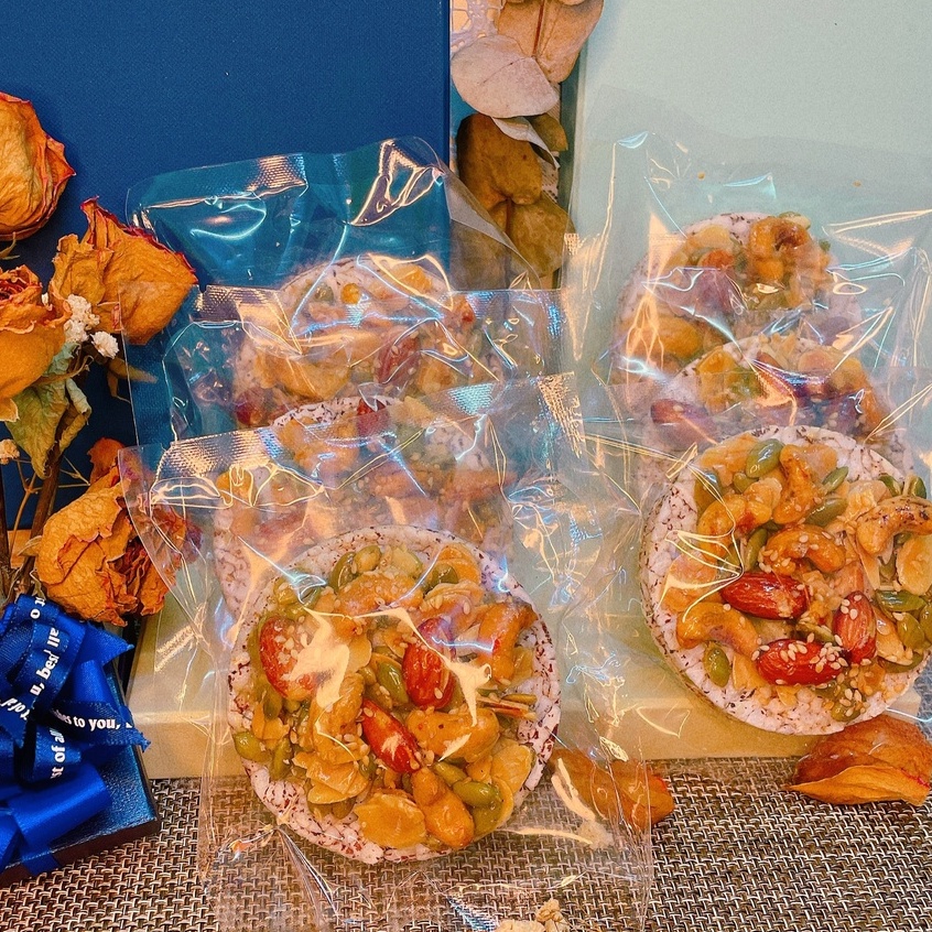 Bánh Gạo Lứt Siêu Hạt Dinh Dưỡng YOLO FOOD 500g-1kg Đồ ăn vặt ngon chất lượng bánh gạo lứt thơm bùi nguyên hạt ATVSTP