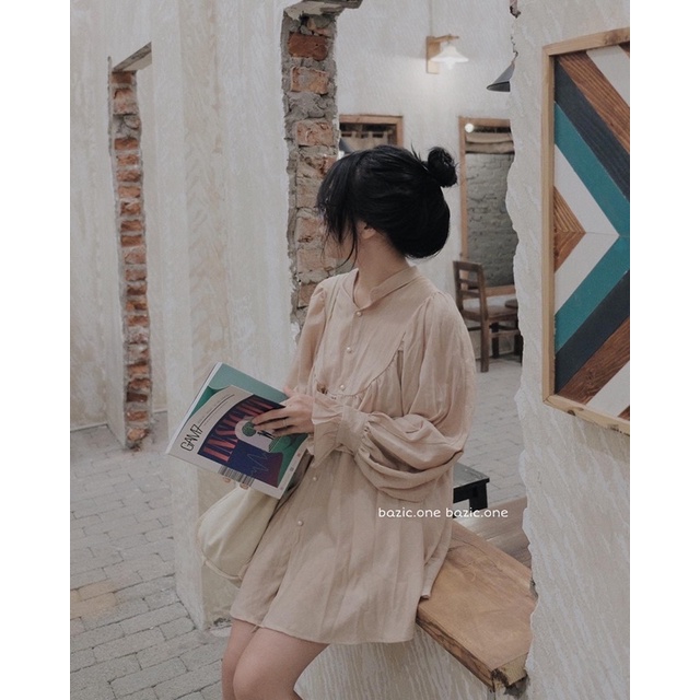 Áo babydoll oversize tay bồng cúc ngọc tone nâu be Bazic one | BigBuy360 - bigbuy360.vn