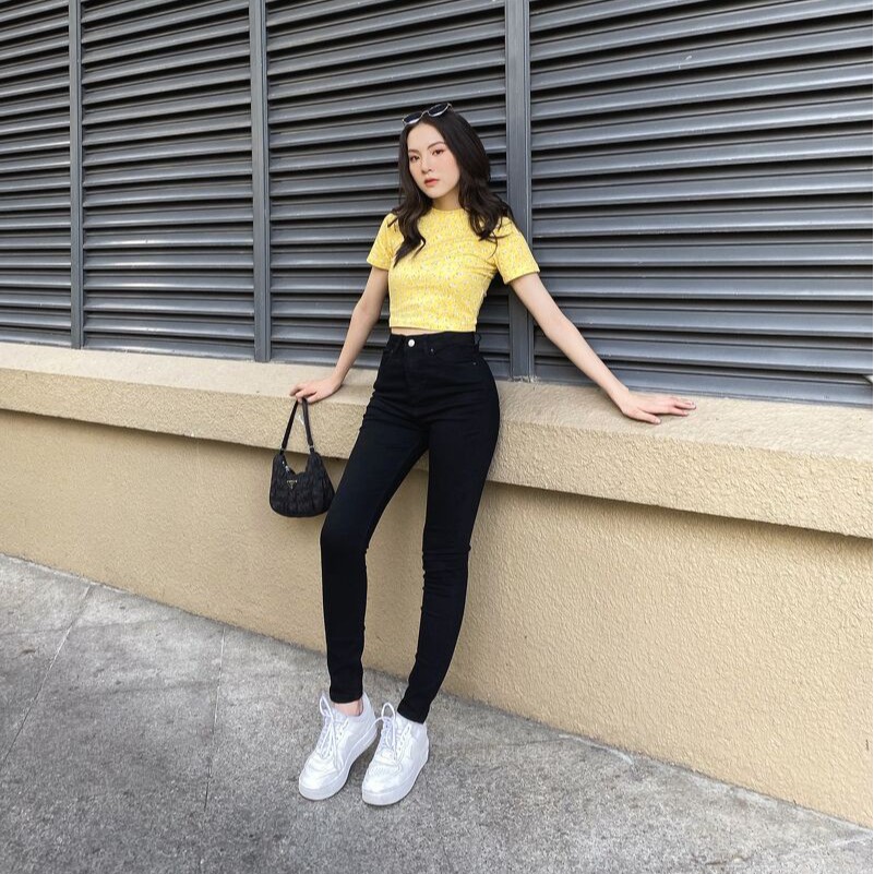 Quần jeans skinny lưng cao form vừa (Đen) - GD32
