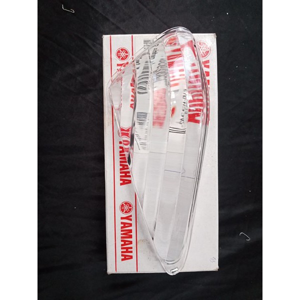 KÍNH XI NHAN YAMAHA NOVO SAU PHẢI