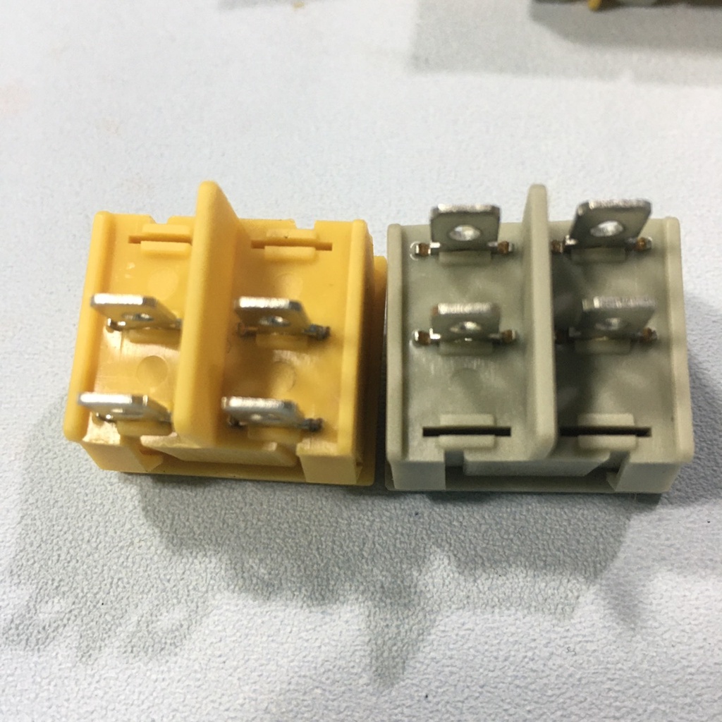 Bộ 10 cái công tắc 4 chân 220V -6A