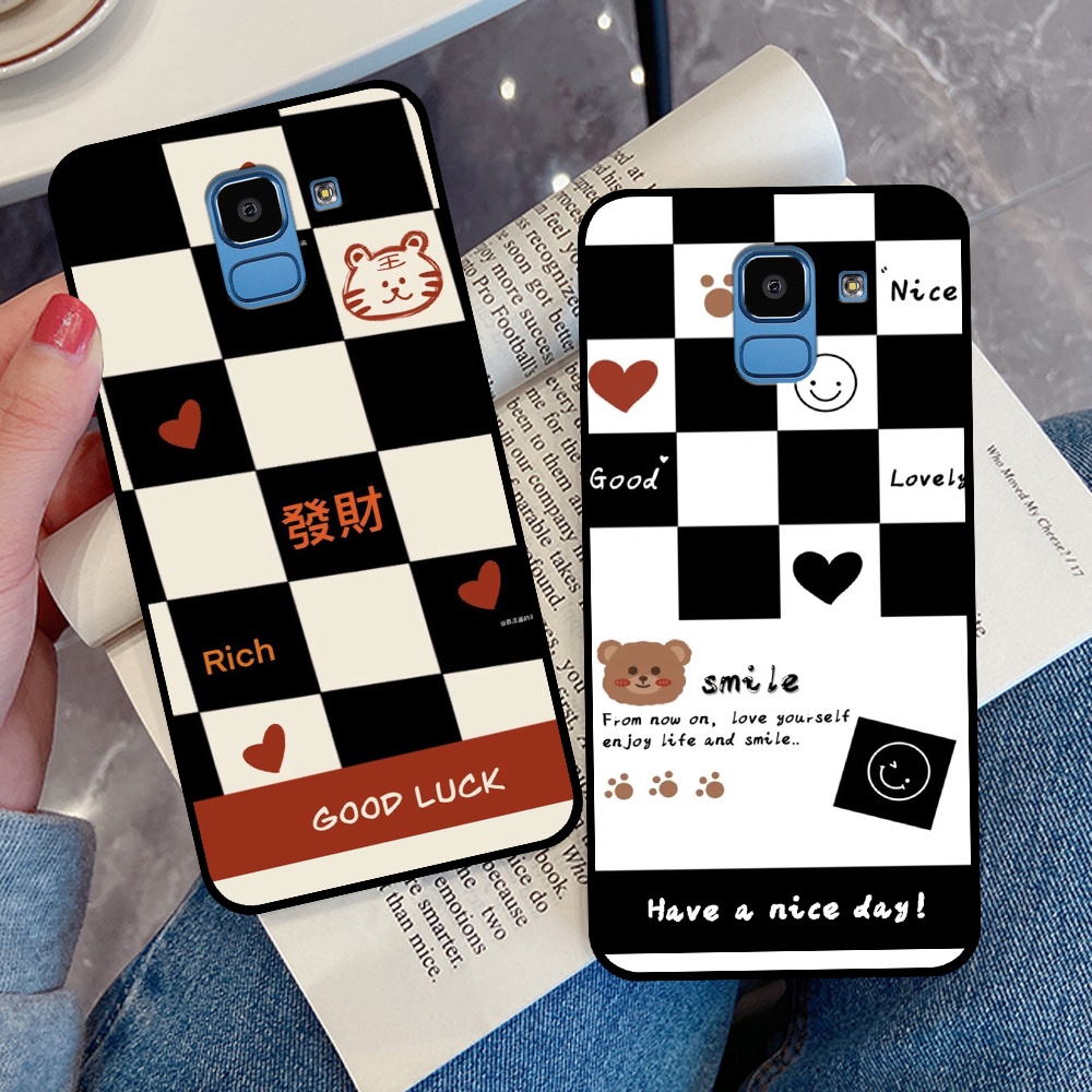 Ốp lưng Samsung J6 2018 / J6 Plus / J6+ in hình sọc caro, họa tiết đen trắng dễ thương
