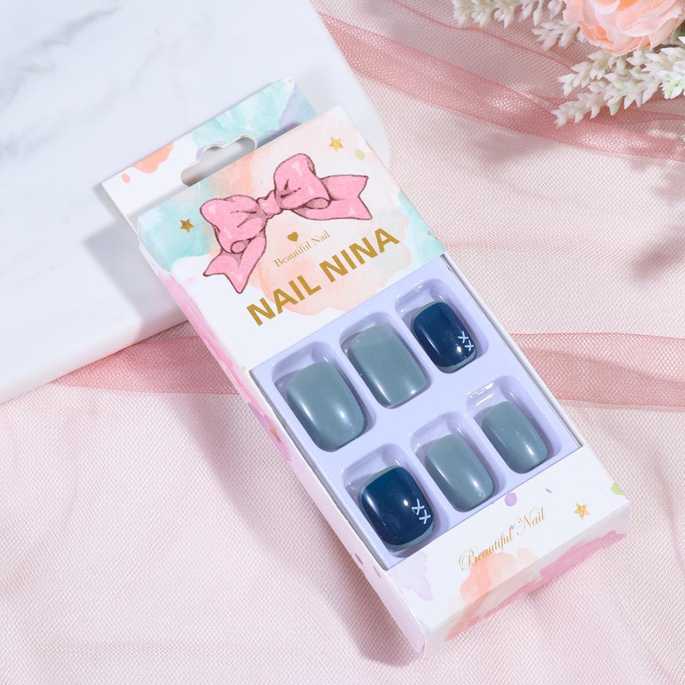 Bộ 24 Móng Tay Giả Hình Trái Tim / Hoa Xinh Xắn