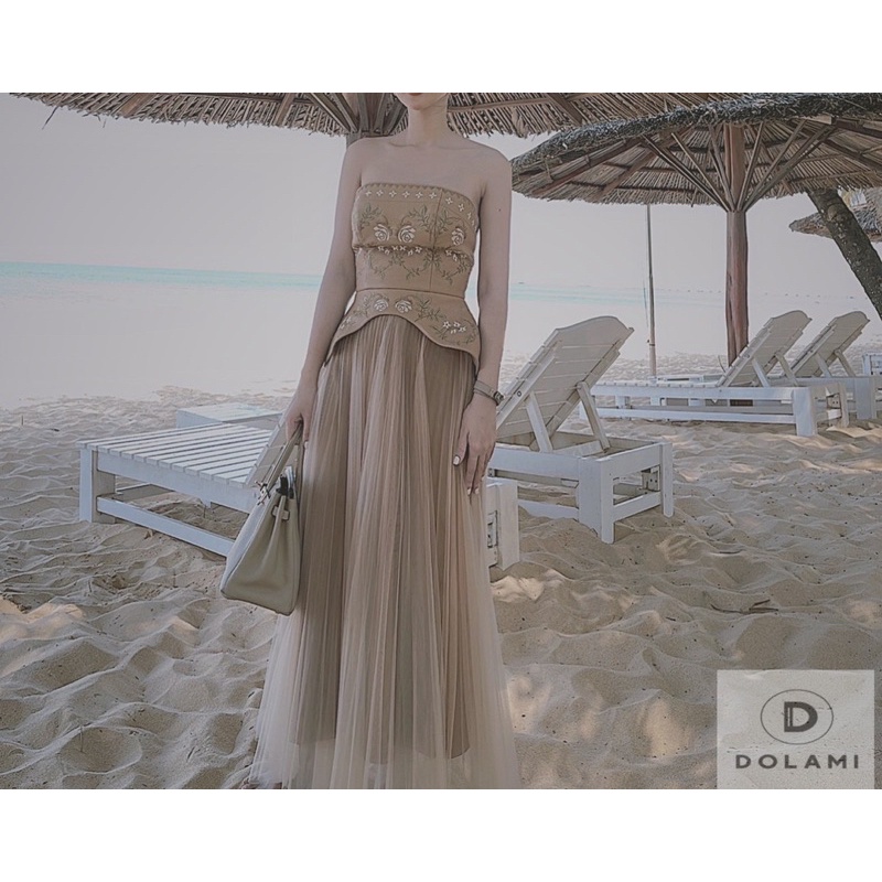 Set áo quây thô thêu hoa chân váy lưới dập ly