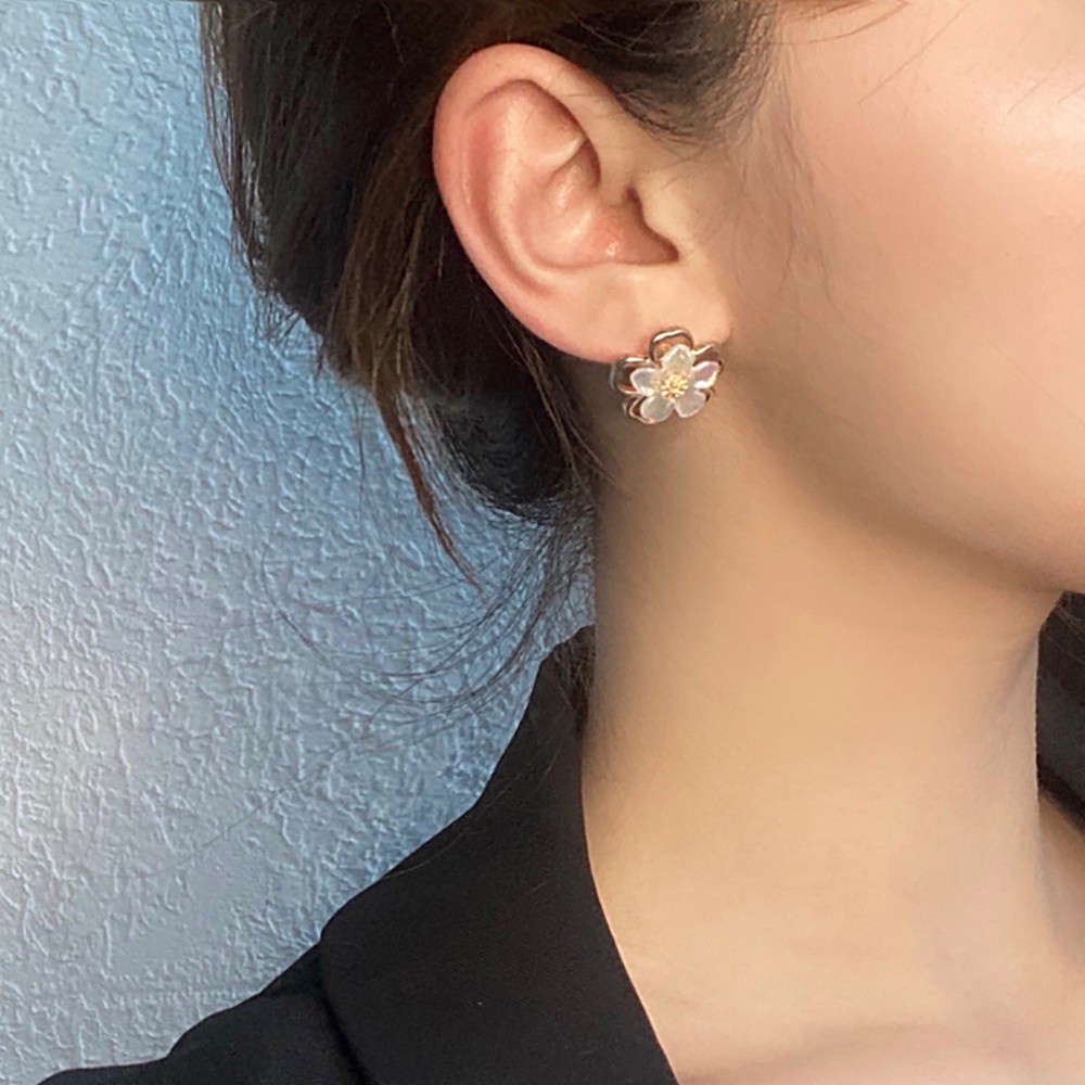 Khuyên Tai Hình Hoa Bằng Kim Loại Độc Đáo Thời Trang Hàn Quốc Cho Nữ