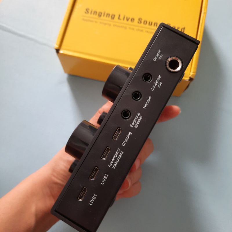 Sound card V8 có Bluetooth thu âm livestream