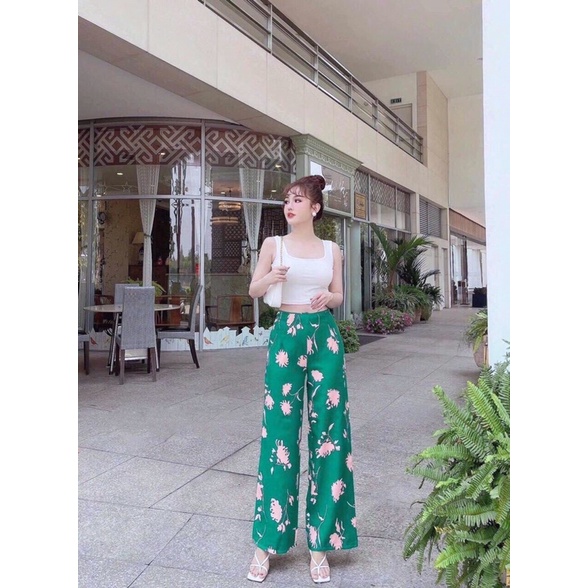Quần hoa xanh áo crop trắng style mát mẻ xinh tươi