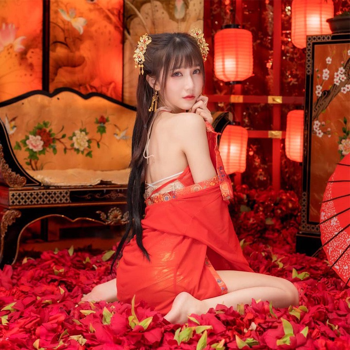 Cosplay sexy áo yếm tân nương vương phi cổ trang kèm áo choàng xuyên thấu quyến rũ